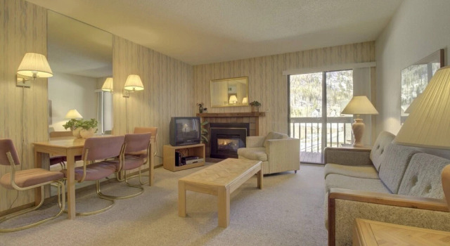 222H Mountain Side 1 BR 1BA 19F0539 condo, Забронировать Апартаменты/квартира Отели Roosevelt National Forest с парковкой, Парковка