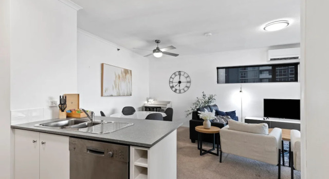 Апартаменты Executive River Place hosted by AAB