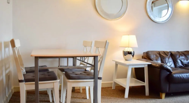 Modern 1 Bedroom Apartment Near the River, Забронировать Апартаменты/квартира Дублин Каунти Дублин, рядом с The Point Club