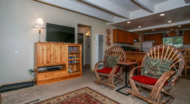 Red Door Cabin 1495 by RedAwning, Rezerwuj Hotel Big Bear Lake Stany Zjednoczone