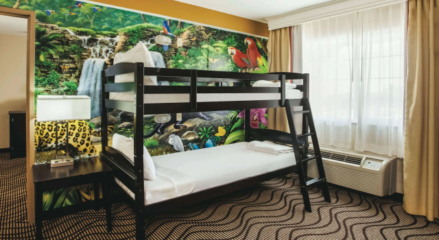 La Quinta Inn & Suites by Wyndham Carlsbad - Legoland Area