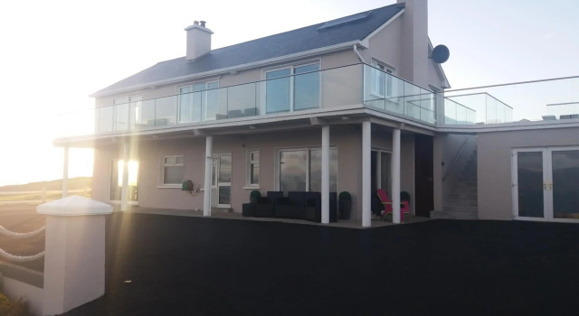 Ballyheigue Cliff Side and Sea View Apartment, Book Apartment Hotels in Kerry with Parking, Parking