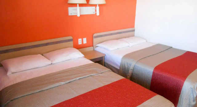 Motel 6 Greenville, TX, Забронировать Мотель Гринвилл Dallas - Fort Worth Metropolitan Area, рядом с Муниципальное поле для гольфа McQuinney Howell в парке Райт