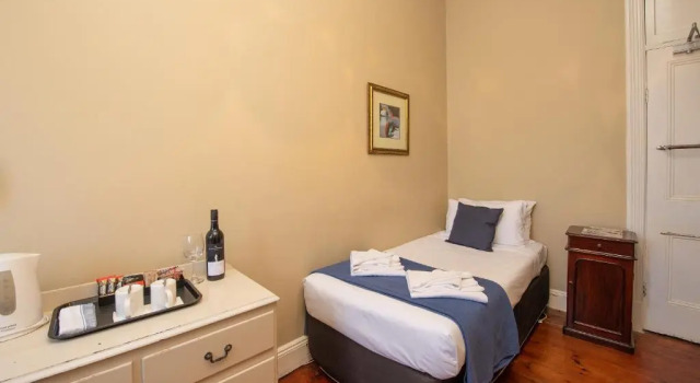 Одноместный номер Economy Anchorage Seafront Hotel