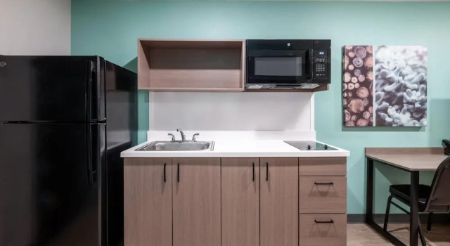 Двухместный люкс ECHO Suites Extended Stay by Wyndham Springfield Airport PLZ