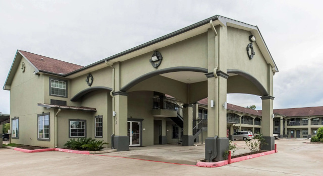 Econo Lodge Inn & Suites Bridge City, Book Hotel Bridge City Houston
