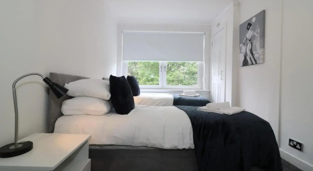Signature - New View Place, Book Hotel Bellshill Lanarkshire