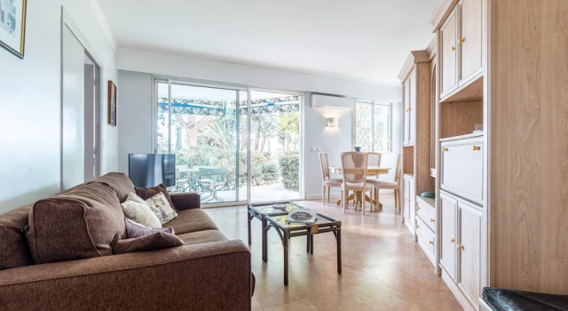 VANEAU Incroyable appartement avec jardin et vue mer