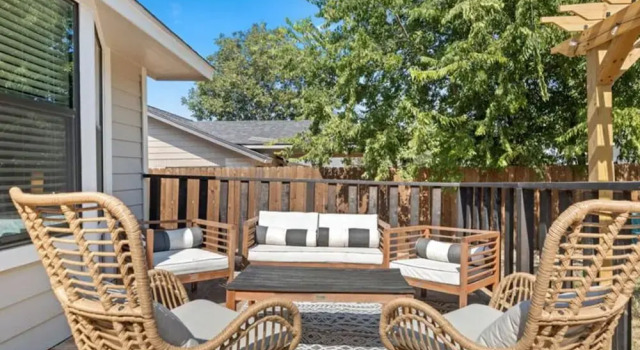 Poolside Paradise Room Fire Pit Hot Tub