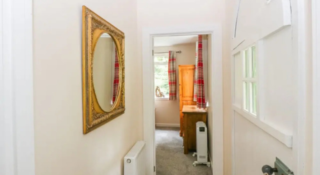Nursery Cottage, Забронировать Дом для отпуска Отели Glasgow & The Clyde Valley с парковкой, Парковка