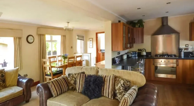 6 Thirlmere, Varaa Lomakoti Mökit kohteessa Merseyside, Mökki