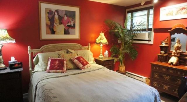 Enchanted Manor of Woodstock Bed and Breakfast