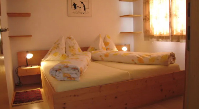 Ferienwohnung Chasa Schmidt, Book Hotel Scuol Grisons
