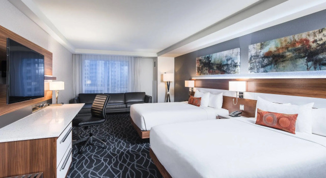 Четырёхместный номер Standard Delta Hotels by Marriott Waterloo