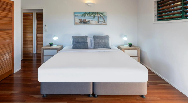 Casuarina 18 Hamilton Island Ocean Views, Golf Buggy & transers, Забронировать Отель Отели Острова Гамильтон с парковкой, Парковка