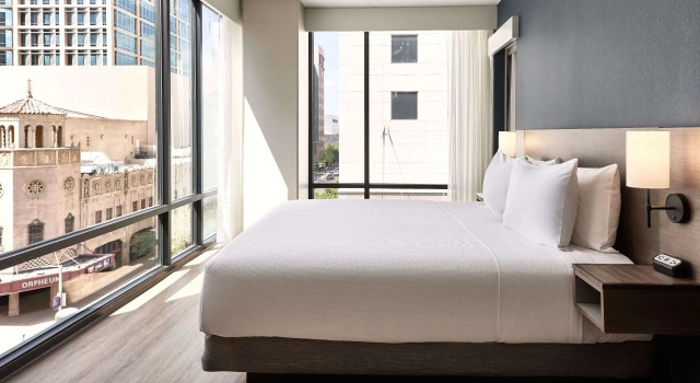 Двухместный люкс c 1 комнатой Hyatt Place Phoenix/Downtown