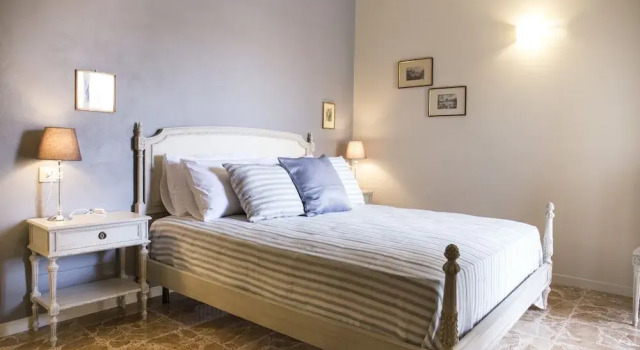 Standard- dobbelt værelse med altan med byudsigt B&B Il Glicine