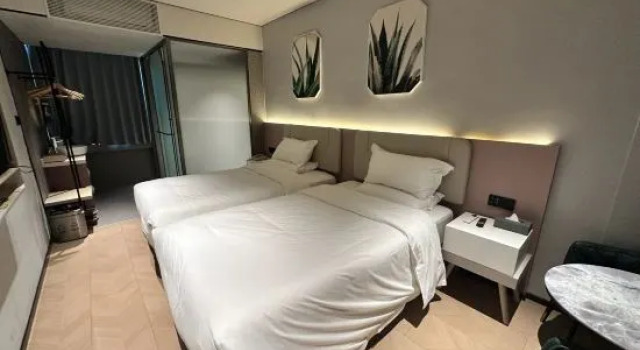 Люкс Standard Foshan Huangjia Hotel (Foshan Lishui Jiazhou Square Store)