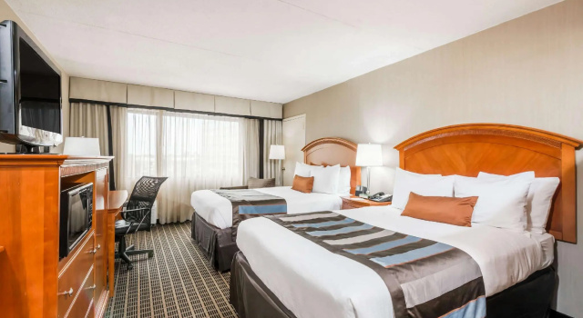 Четырёхместный номер Standard Wingate by Wyndham Springfield