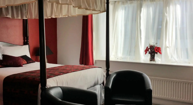 The George Hotel