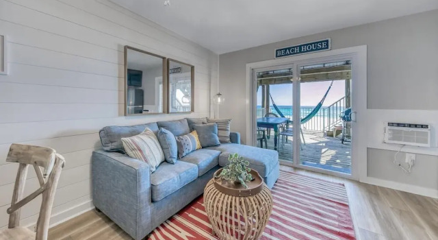 Weekender by Avantstay Gorgeous Beach Front Home w/ Ocean View, Rezerwuj Apartament Hotele w Emerald Coast z parkingiem, Parking