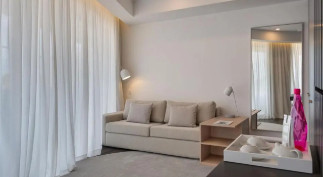 Полулюкс с балконом Longevity Health & Wellness Hotel
