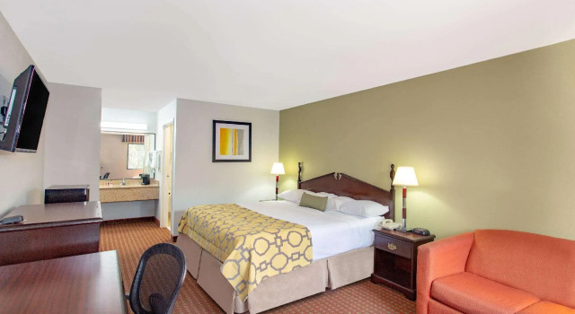 Двухместный люкс Baymont by Wyndham Midway Tallahassee