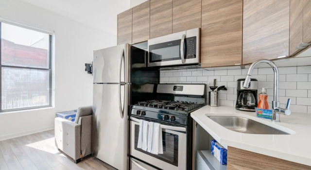 Steps From (Arguably) The Best Pizza Spot In Chicago - Experience The Local Chicago Lifestyle - 747 Lofts Cabin 208  by RedAwning, Book Lejlighedshotel Apart-hoteller i Illinois, Lejlighedshotel