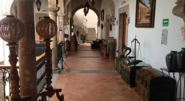 Hotel & Suites Casa Morelia