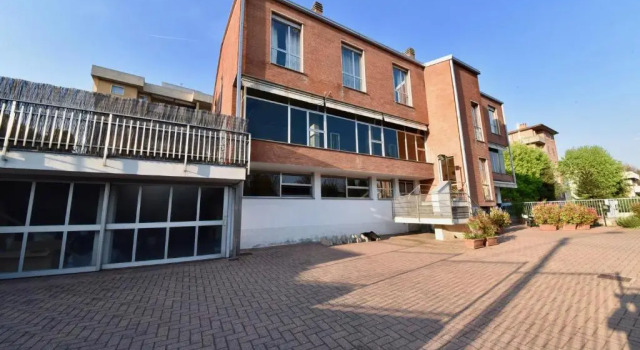 Modern- family apartment halfway between Milano and Como, Buchen Sie Ferienwohnung Cogliate 