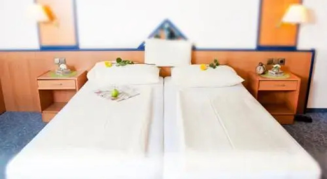 Hotel Restaurant Osterbauer, Book Hotel Hotels in Neunkirchen with Parking, Parking