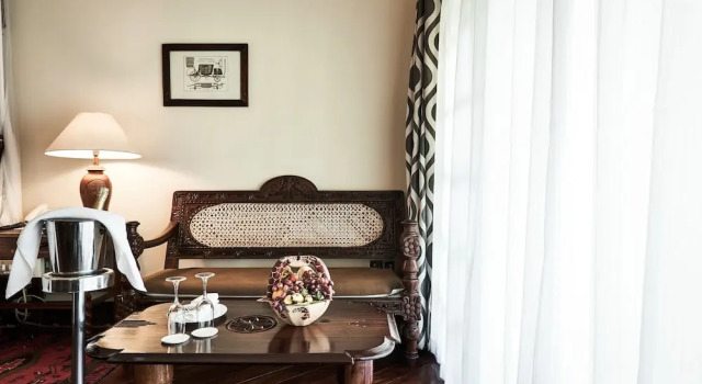 Полулюкс Safari Park Hotel And Casino