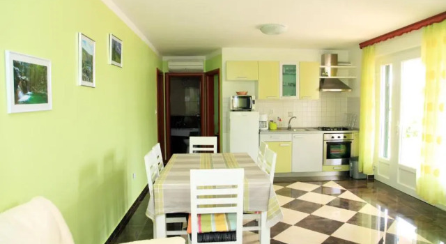 Apartments Hari Tisno, Забронировать Апартаменты/квартира Отели в центре Тисно с завтраком, отели в центре Тисно с завтраком