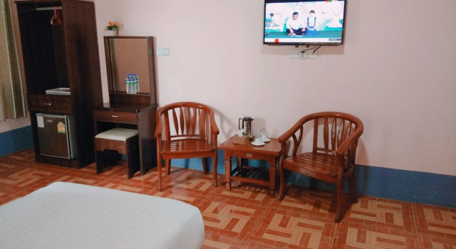Camera Superior Man Shwe Li Hotel