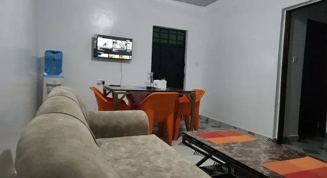 Апартаменты Deluxe The White House Apartments Kibwezi