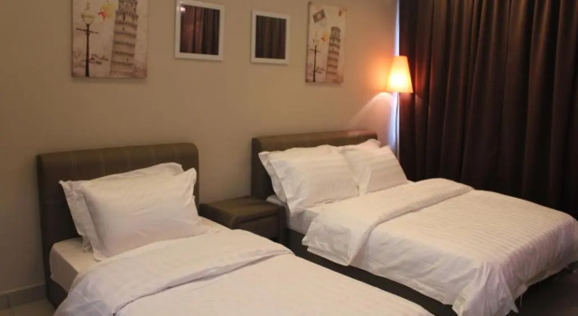 Номер Deluxe De Houz - Trefoil Setia Alam Home Stay