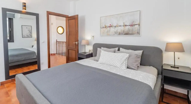 Cubos Beach Front Villa Benalmadena, Забронировать Отель Отели Бенальмадена с парковкой, рядом с Playa de Arroyo Hondo, Парковка