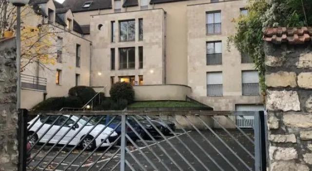 Studio Port Marly wifi et Parking, Book Apartment  