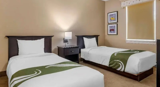 Люкс с балконом Quality Inn & Suites Quispamsis