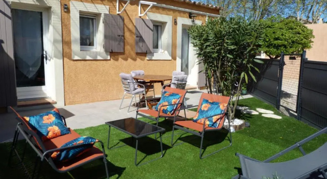 Апартаменты appart cosy avec son exterieur chaleureux,piscine et parking prive