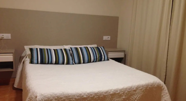 Семейный номер Standard Дуплекс с 2 комнатами с балконом и с видом на бассейн Apartamentos Aqualecer