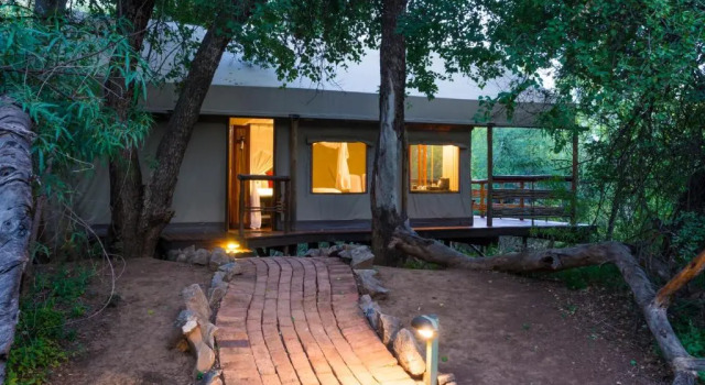 Семейный номер Standard aha Thakadu River Camp