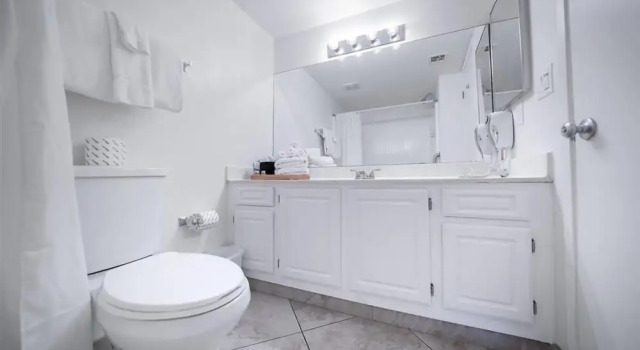 Апартаменты 109 Fully Furnished 1BR Suite-Prime Location! by RedAwning