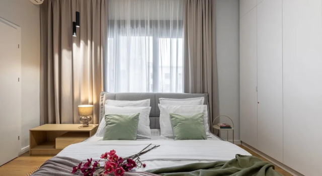 Luxury Piata Romana 2BR Urban Sanctuary by HOLT, Забронировать Апартаменты/квартира Бухарест Muntenia, рядом с Floreasca Clinical Emergency Hospital