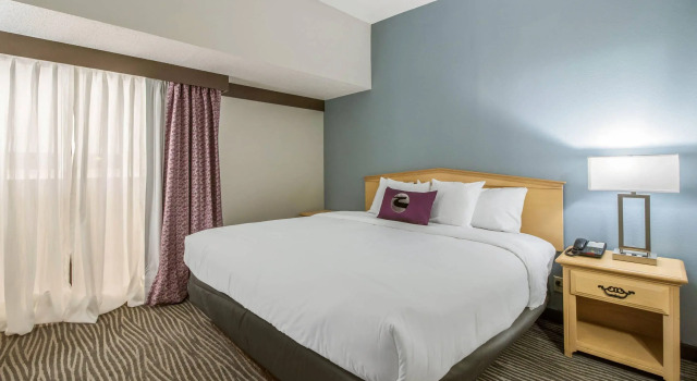 Двухместный люкс Clarion Hotel Jackson Northwest