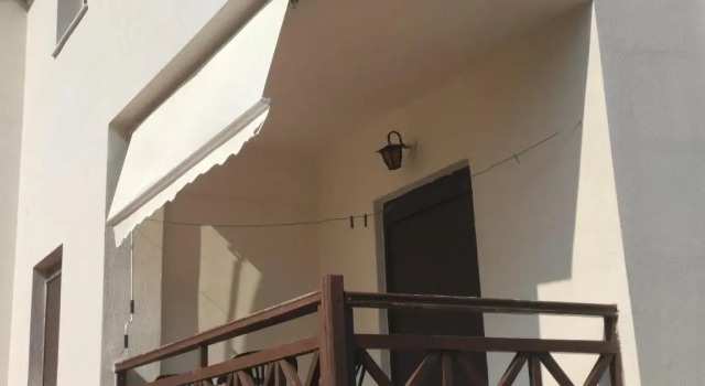 Makis House, Book Hotel  
