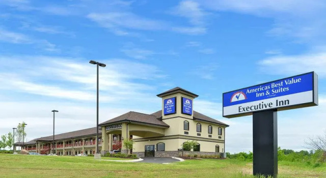 Кровать в общем номере Americas Best Value Inn Tupelo