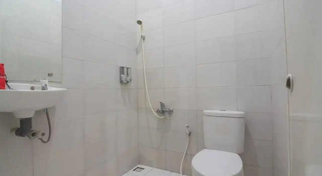 Standard Familie Zimmer RedDoorz near Alun Alun Subang