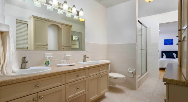 Pool & Game Room: Spacious Brandon Home, Réserver Maison de vacances Brandon 