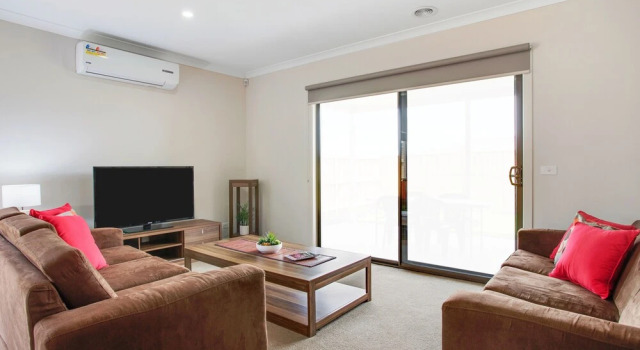 Point Cook Villas, Book Hotel Hotels in Point Cook with Parking, Parking